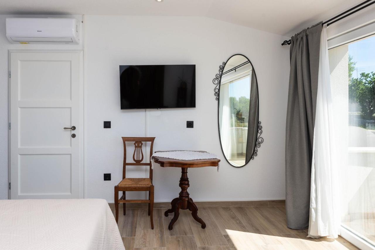 Modern Rustic Villa Kate Benkovac Bagian luar foto