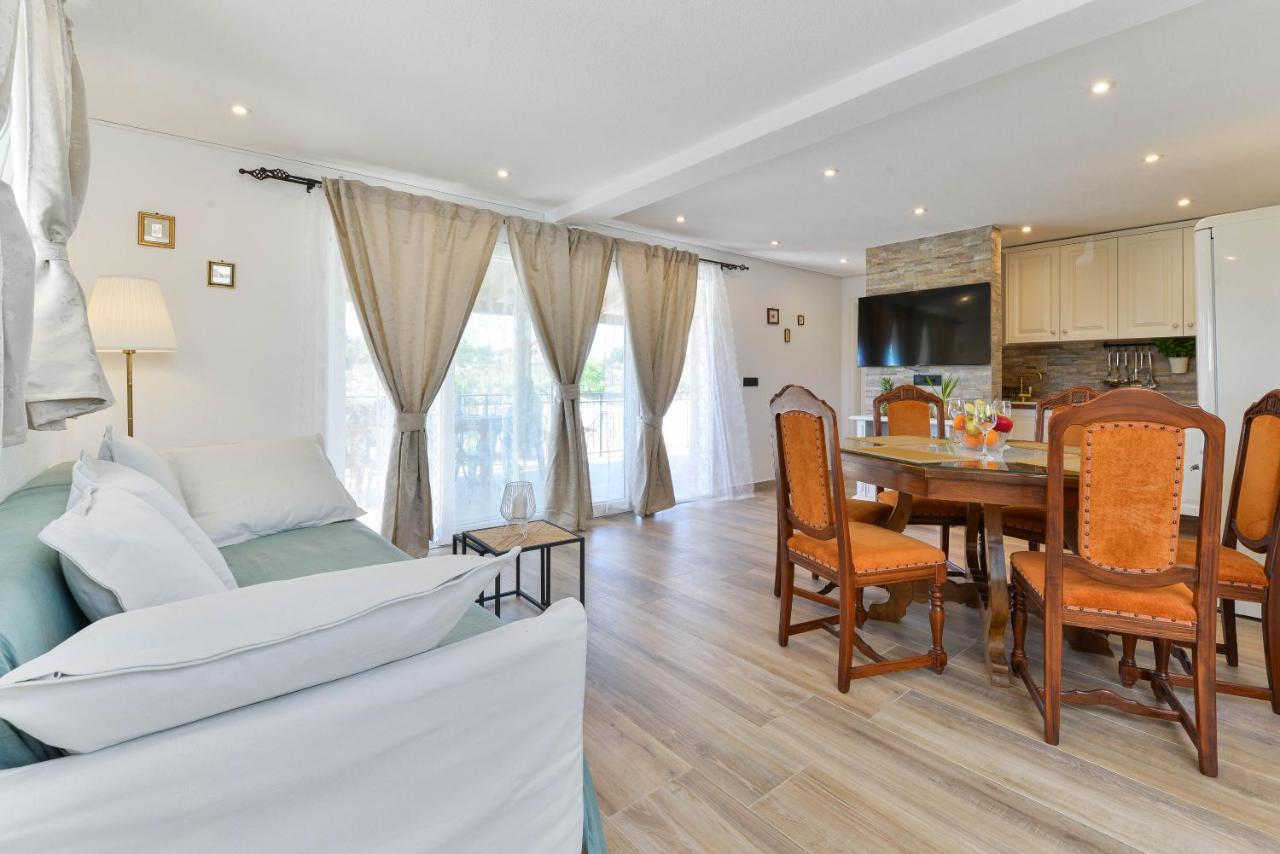 Modern Rustic Villa Kate Benkovac Bagian luar foto